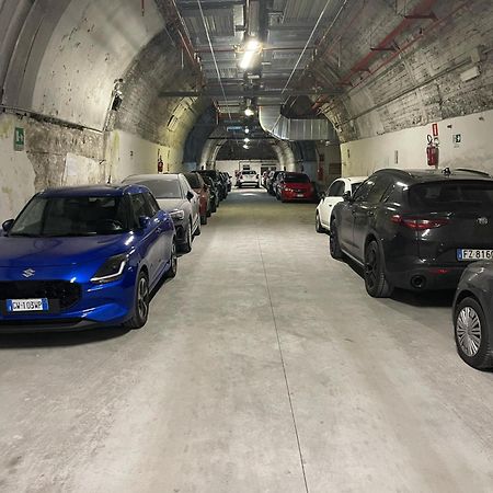 Deluxe Apartment Self Check In Parking Genoa Exterior photo