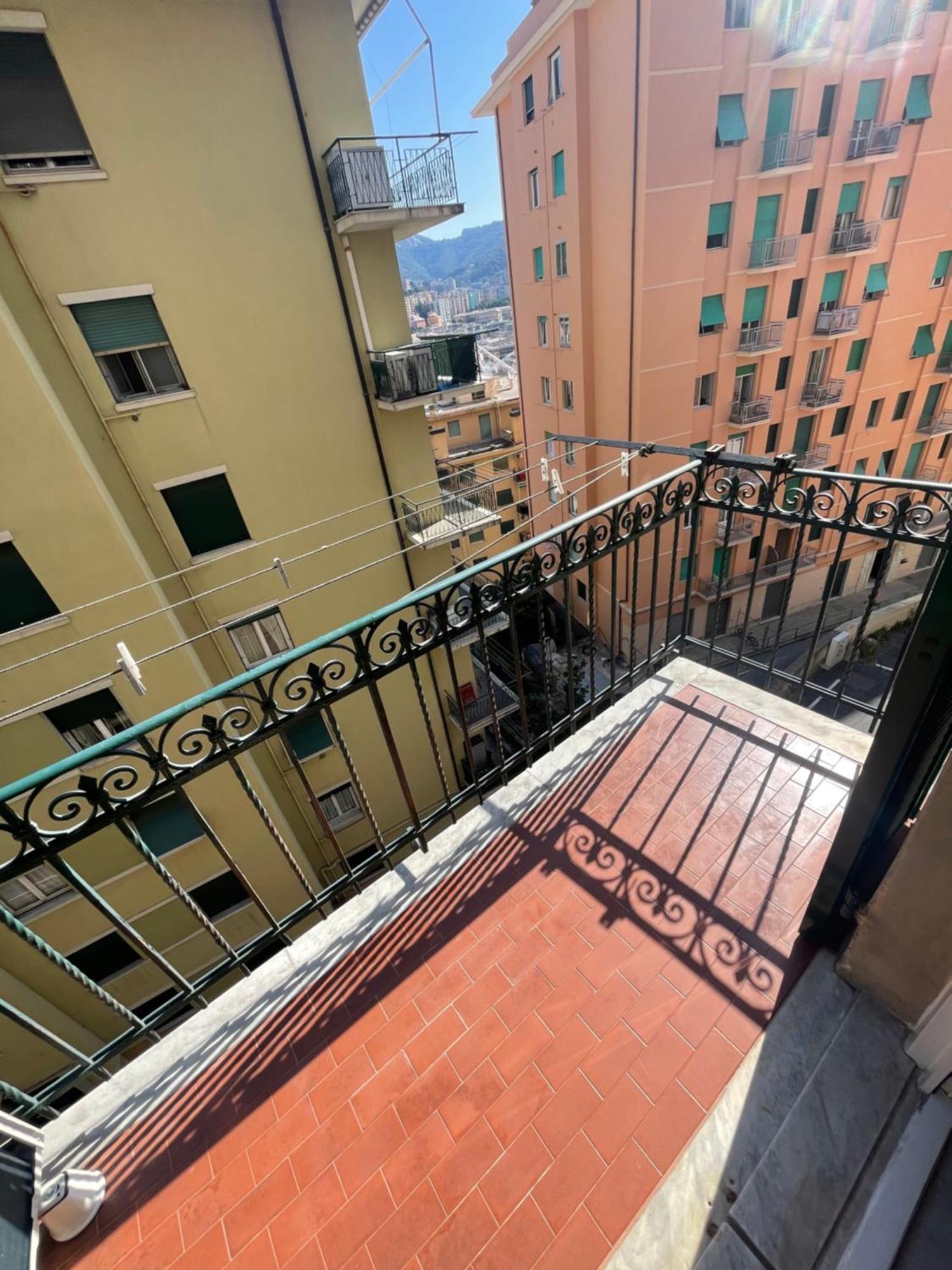 Deluxe Apartment Self Check In Parking Genoa Exterior photo
